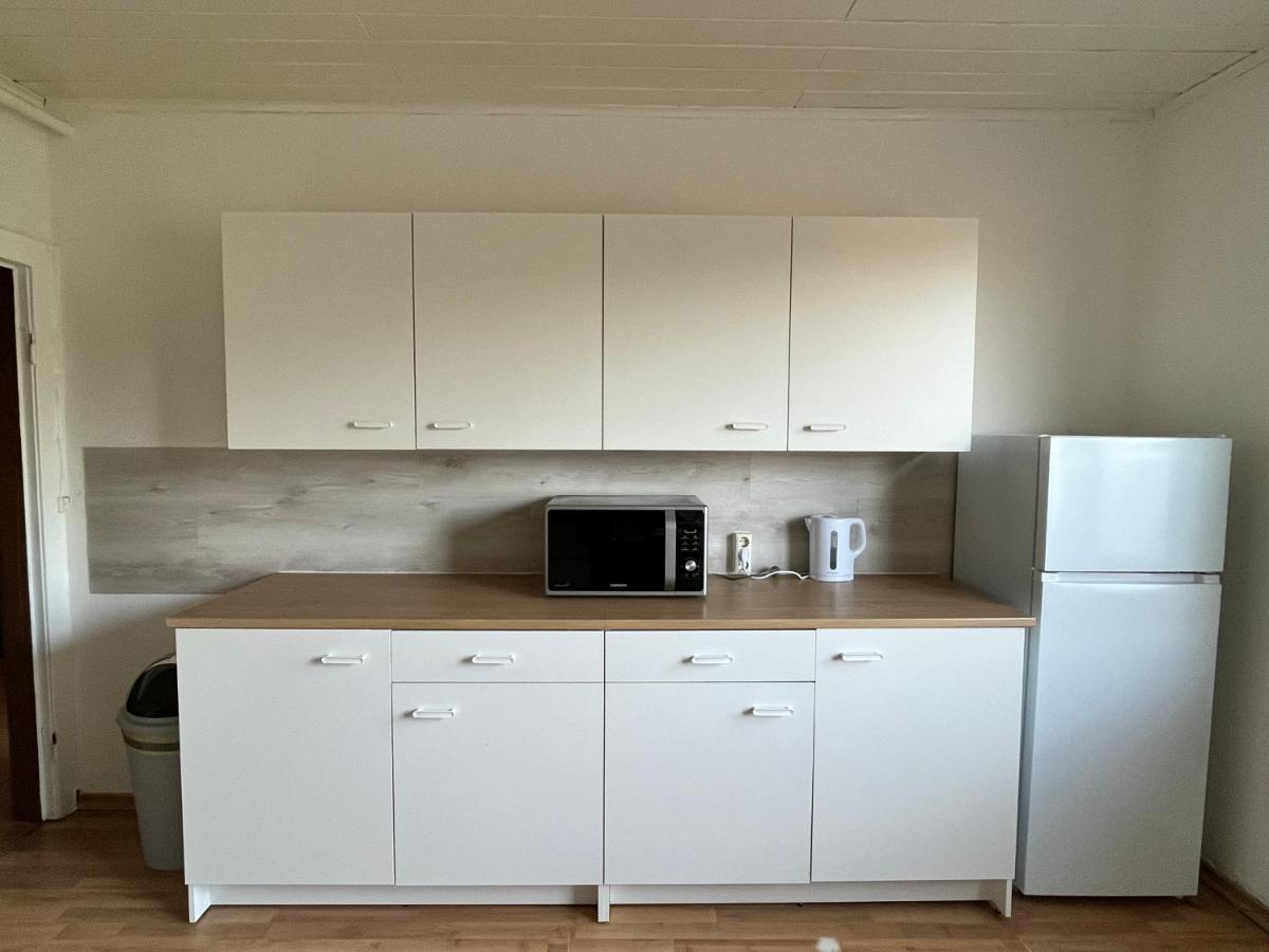 Zimmer 1 Bullendorf Bagian luar foto